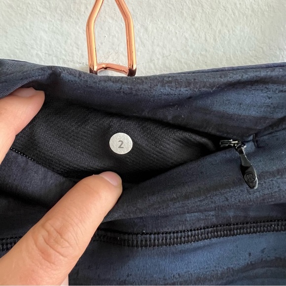 Lululemon Speed Tight III All Full-On Luxtreme
Good Vibes Deep Navy Black Size 2 - Picture 11 of 13